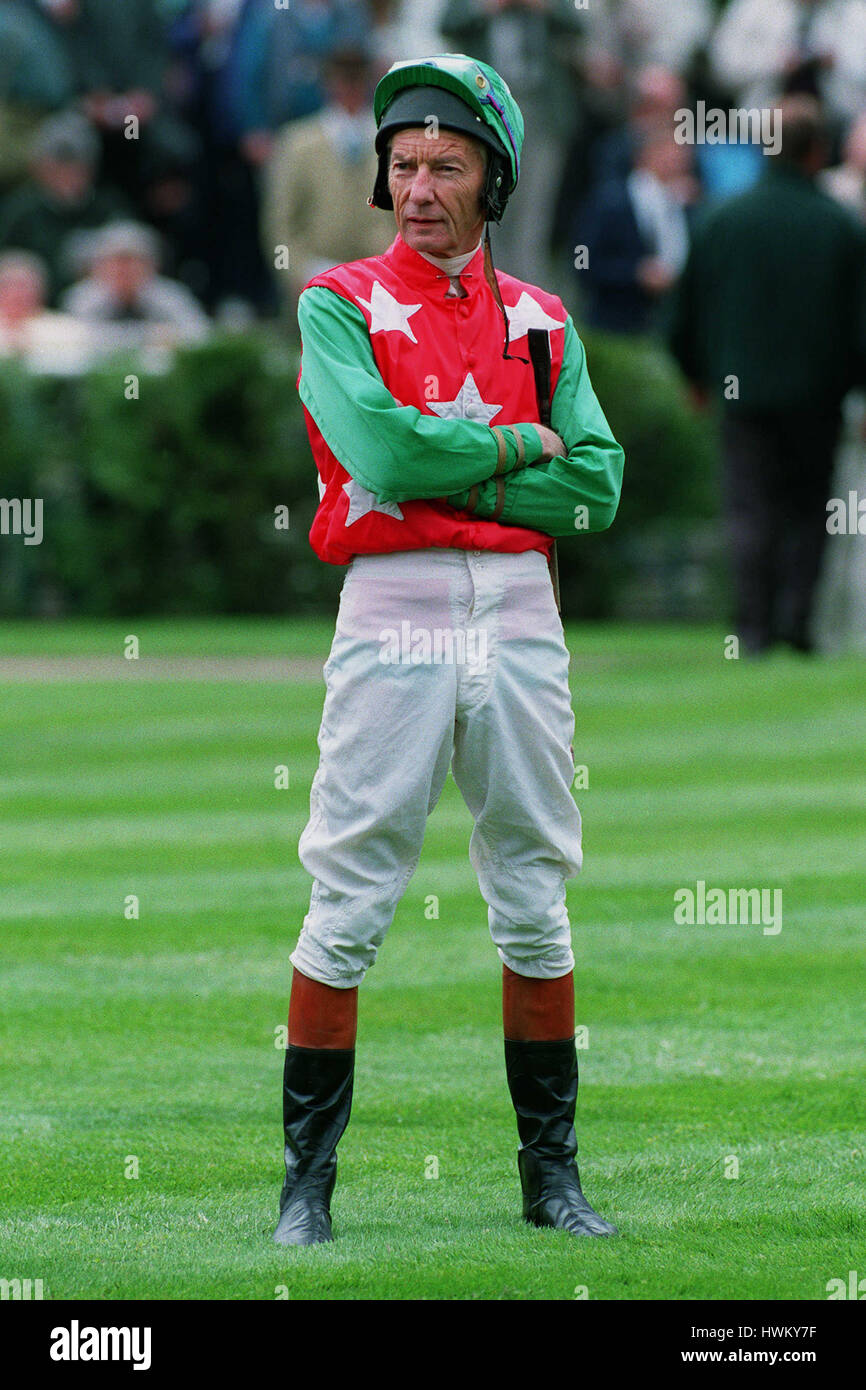 Mit jockey lester piggott -Fotos und -Bildmaterial in hoher Auflösung ...