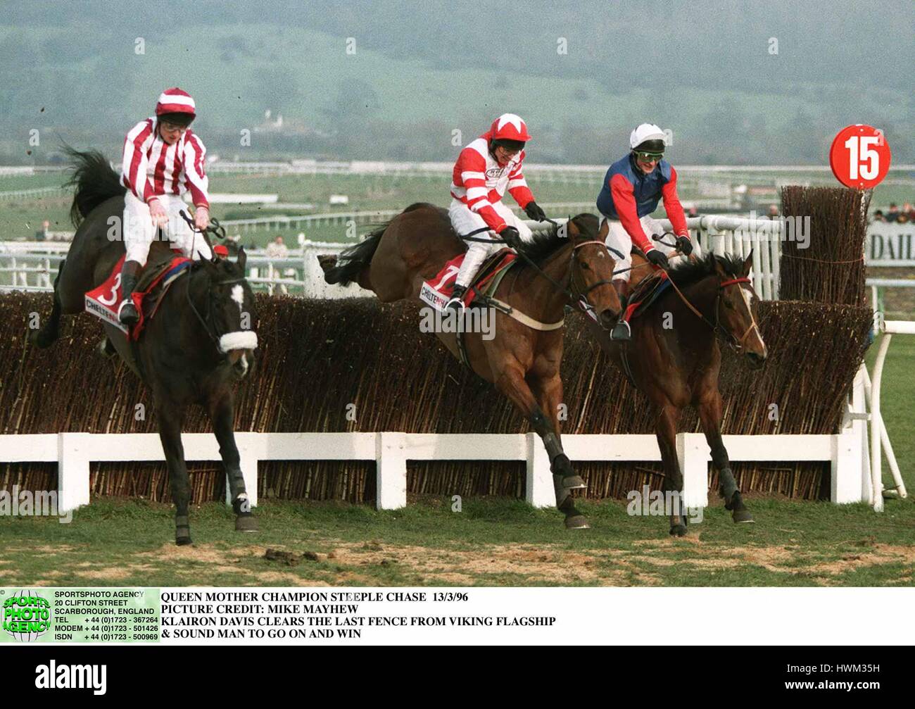 KLAIRON DAVIS Sprüngen letzten Zaun FRM VICKING Flaggschiff SOUND Mann 5. April 1996 Stockfoto