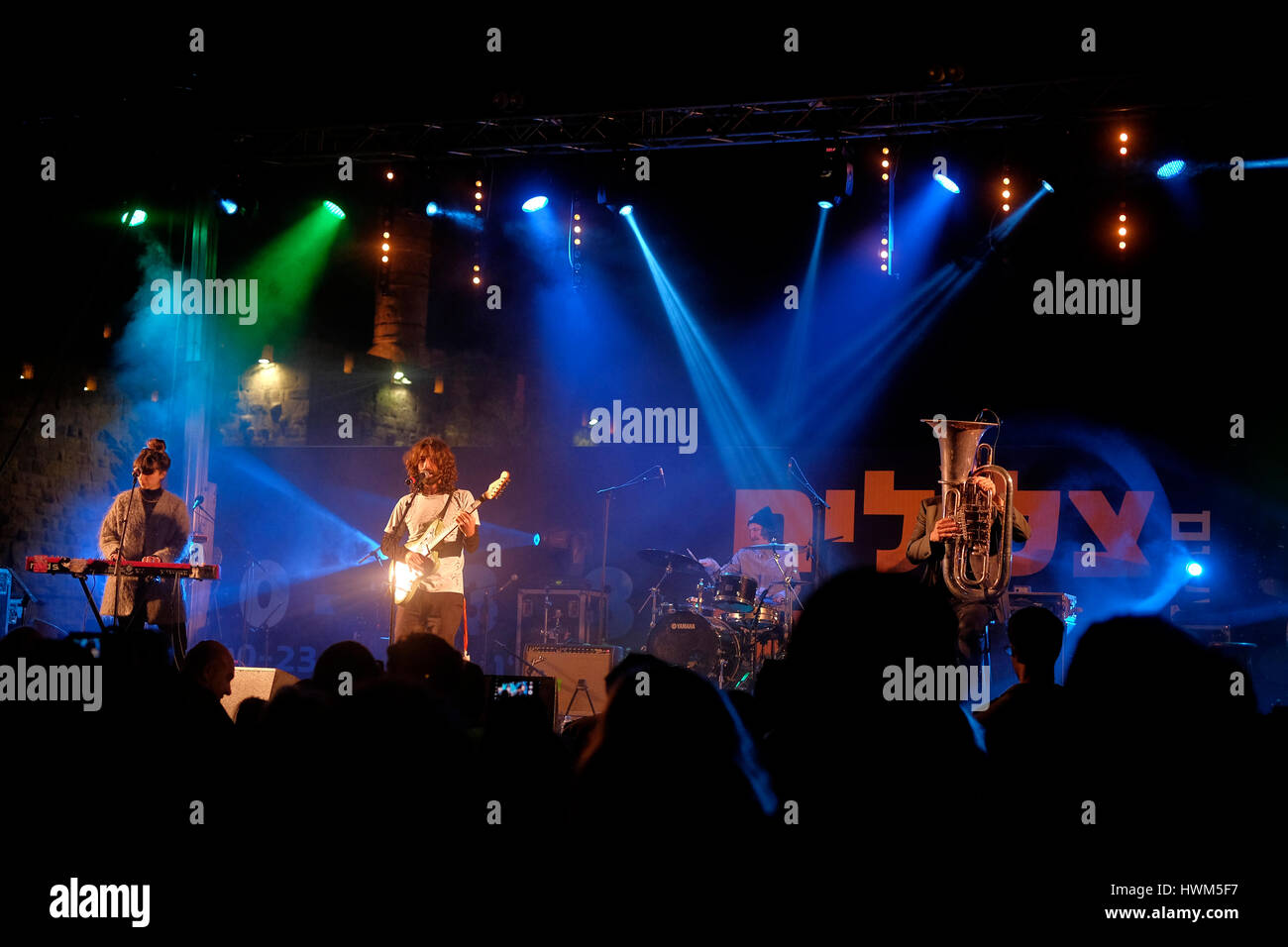 Jerusalem, Israel, 21. März: Israelische Rock Band Boom Pam durchführen, in der alten Stadt während 'Sounds of Music Festival der Alten Stadt" in Jerusalem, es bietet einen Einblick in die vielfältigen Musiktraditionen in der Altstadt von Jerusalem Israel am 21. März 2017. Die drei - Night Music Festival statt, in der die Gassen, Straßen und Plätze in den drei Viertel der Altstadt mit Ensembles, Bands und verstreut in der ganzen Gegend. Stockfoto