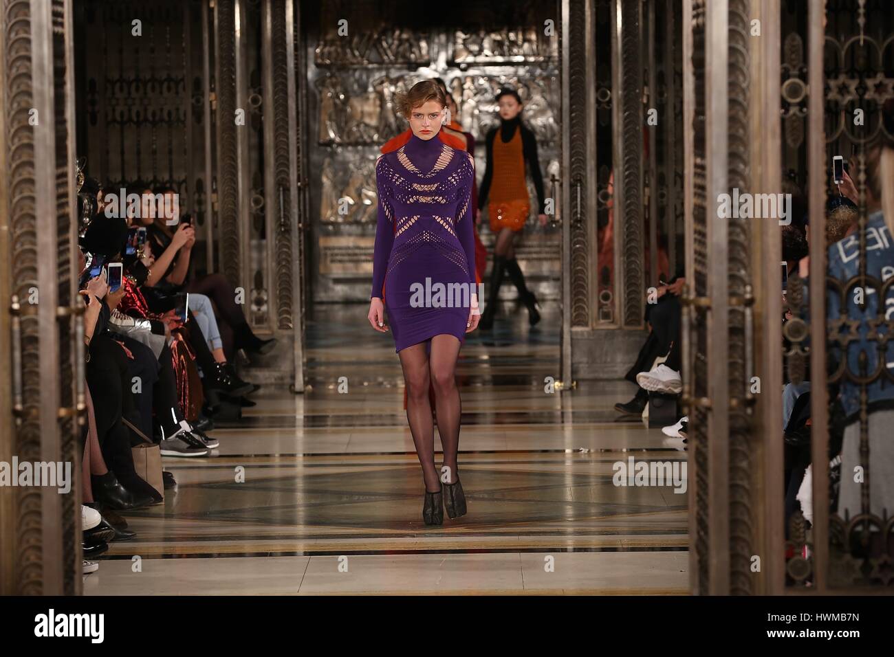 London Fashion Week, Fashion Scout Feb 2017 Catwalk.... fash Stockfoto