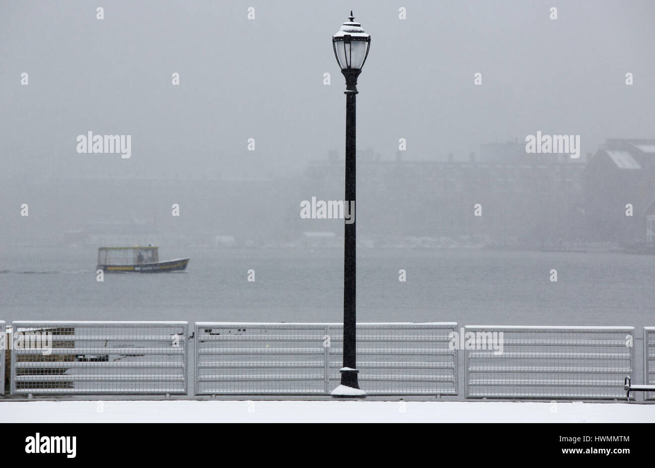 Schnee Sturm, Hafen von Boston, Skyline der Stadt Stockfoto