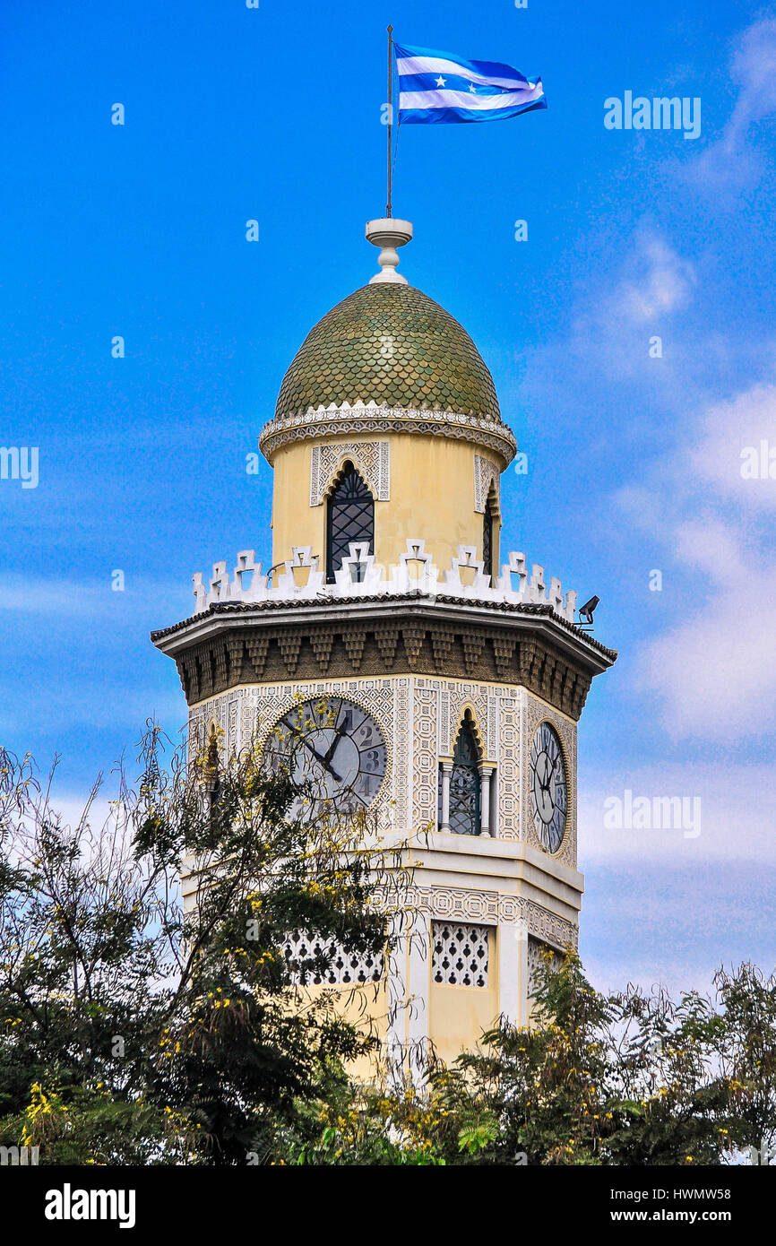 Maurische Turm (Torre Morisca) ist der Clock Tower.  Freuen Sie sich auf einem achteckigen Sockel von ca. 28 qm, endet in einer Arabisch-byzantinischen th Kuppel Stockfoto