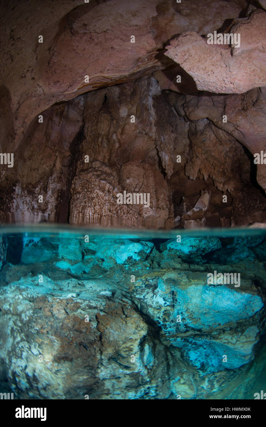 Felsformationen in einer Höhle, Chandelier Cave, Palau-Inseln, Pazifik, Stockfoto