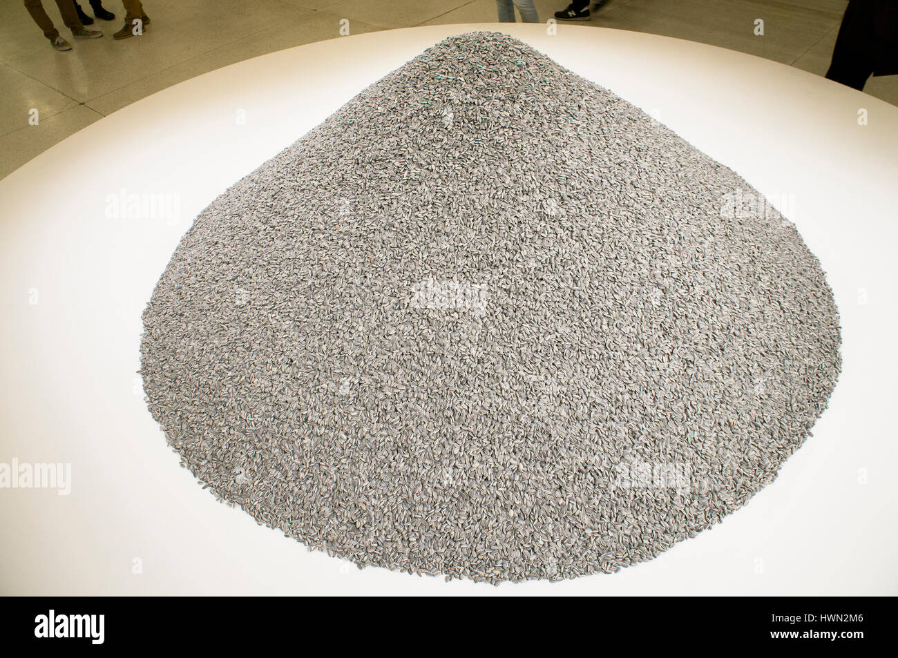 Veletrzni Palast, National Gallery (NG), Ai Weiwei, der Sonnenblumen-Samen Stockfoto
