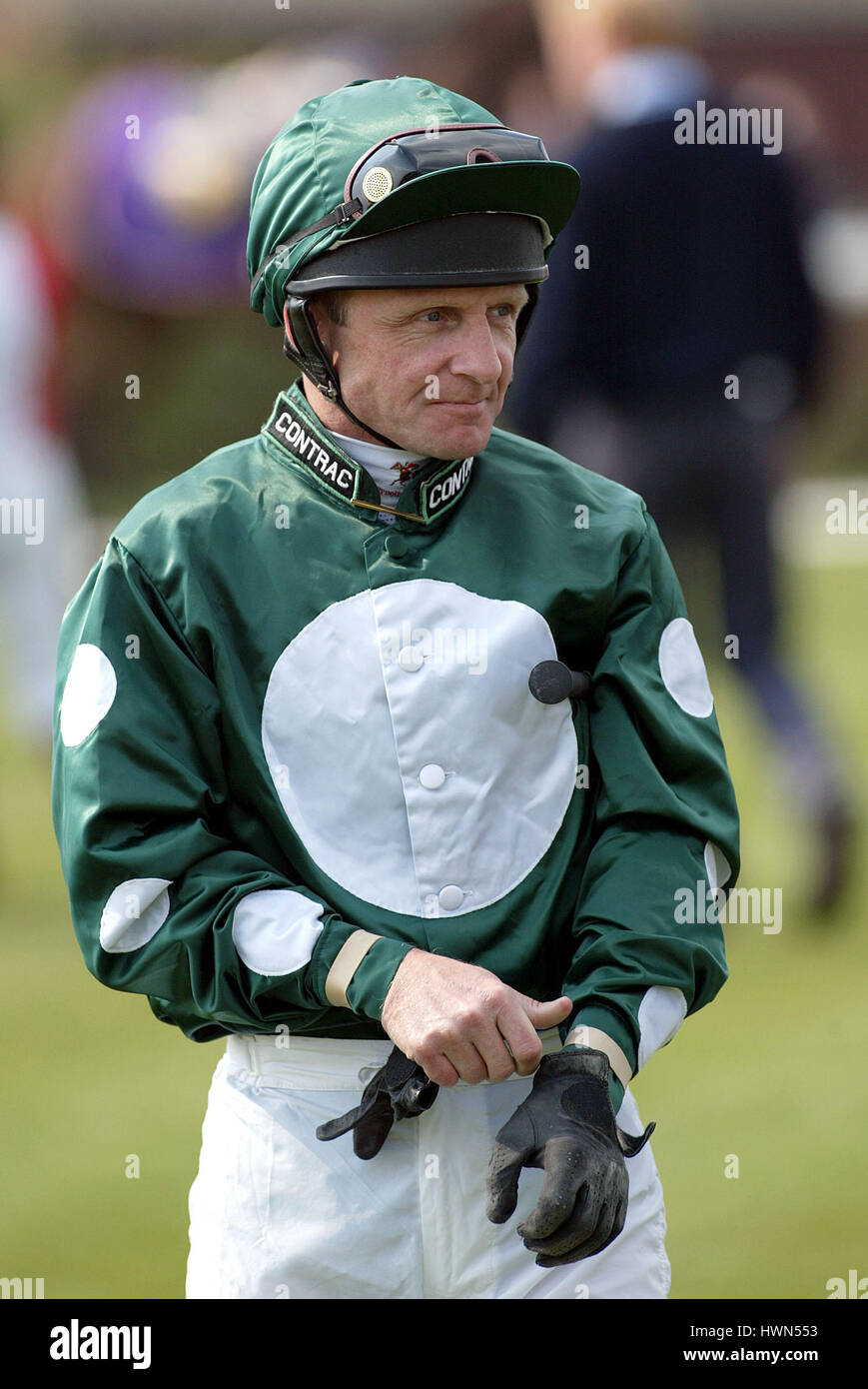 KEVIN DARLEY JOCKEY SOUTHWELL RACECOURSE SOUTHWELL 12. April 2002 Stockfoto