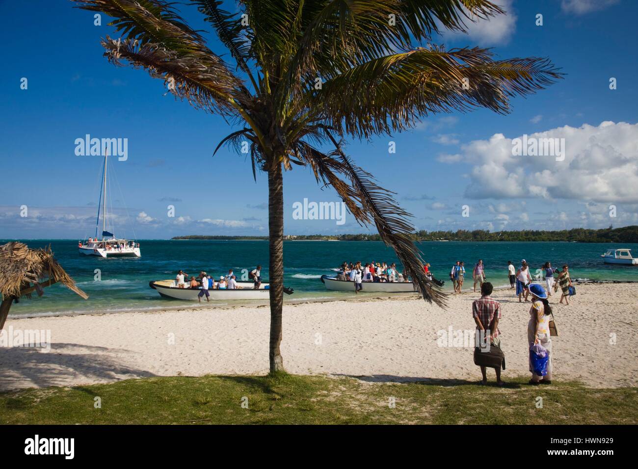 Mauritius, östlichen Mauritius Trou d' Eau Douce, von Ile Aux Cerfs wiederkehrende Besucher Stockfoto