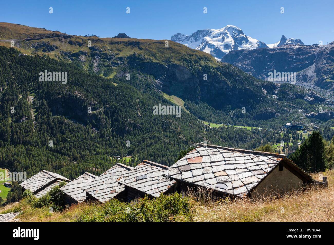 Schweiz, Kanton Wallis, Bahnhof Zermatt am Fuße des Matterhorns, am unteren Breithorn (4164m) Stockfoto