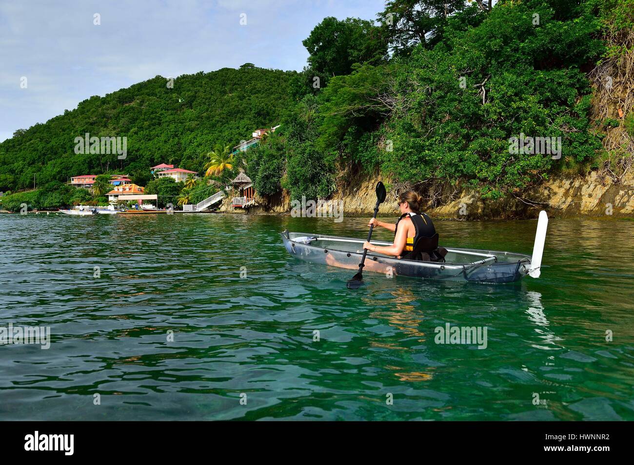 Frankreich, Guadeloupe, Les Saintes Archipel, Terre-de-Haut, Les Saintes Bucht ist die schönste Bucht in der Welt, Seekajak mit Glasboden Stockfoto