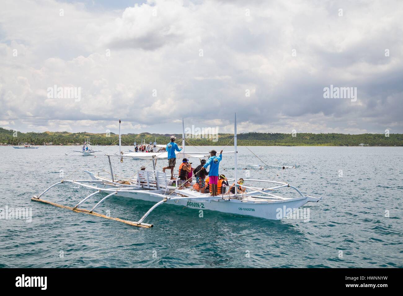Philippinen, Luzon, Provinz Sorsogon, Donsol, Touristen mit Walhai schwimmen Stockfoto