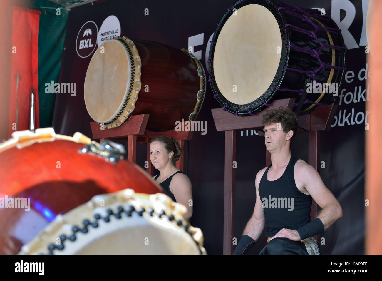 Konzert der Feniks Taiko Japanisches Trommeln Gruppe am Grand Place in Folklorissimo 2016 Folklore Festival in Brüssel, Belgien, am Sonntag, September Stockfoto