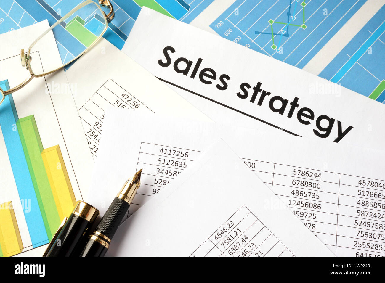 Dokument mit Titel Verkaufsstrategie. Verfahrenskonzept zu verkaufen. Stockfoto