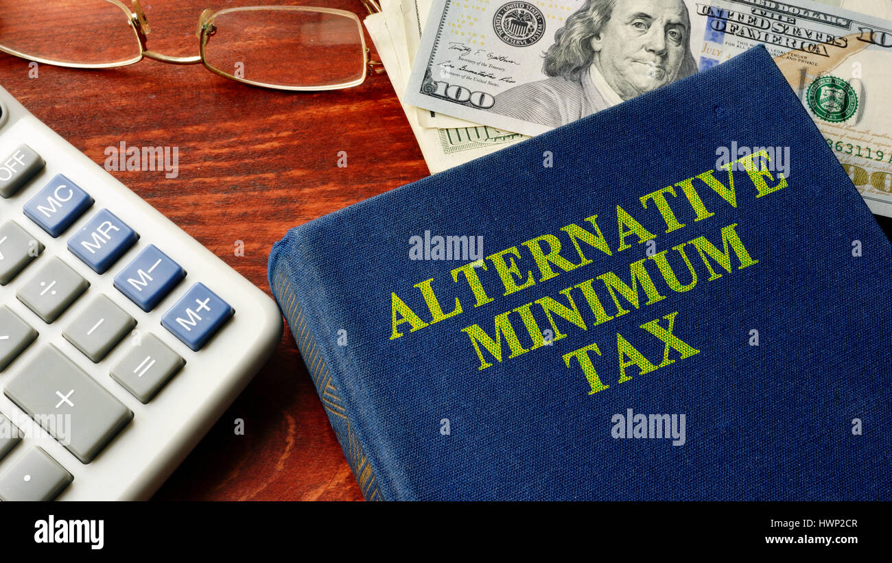 Buchen Sie mit Titel Alternative Minimum Tax (AMT). Stockfoto