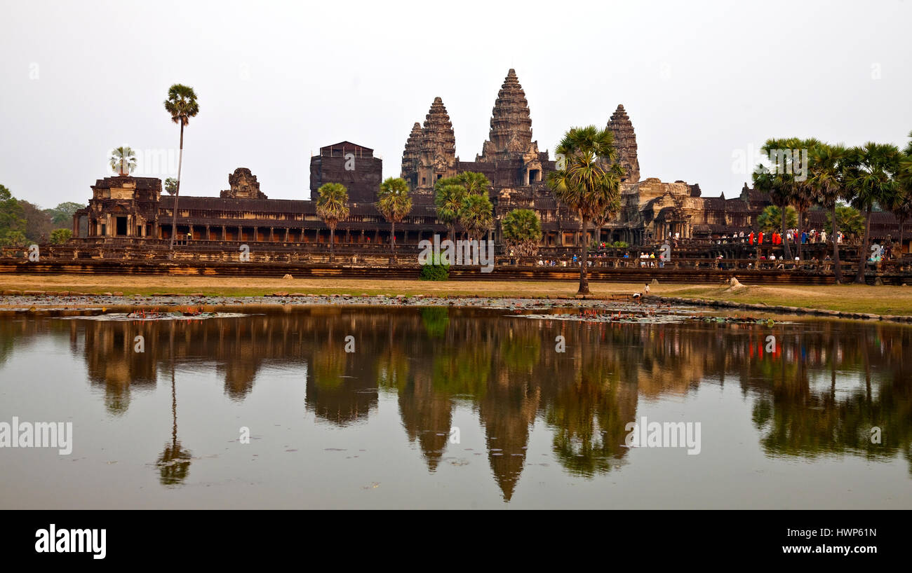 Angkor Wat spiegelt sich in Graben Stockfoto