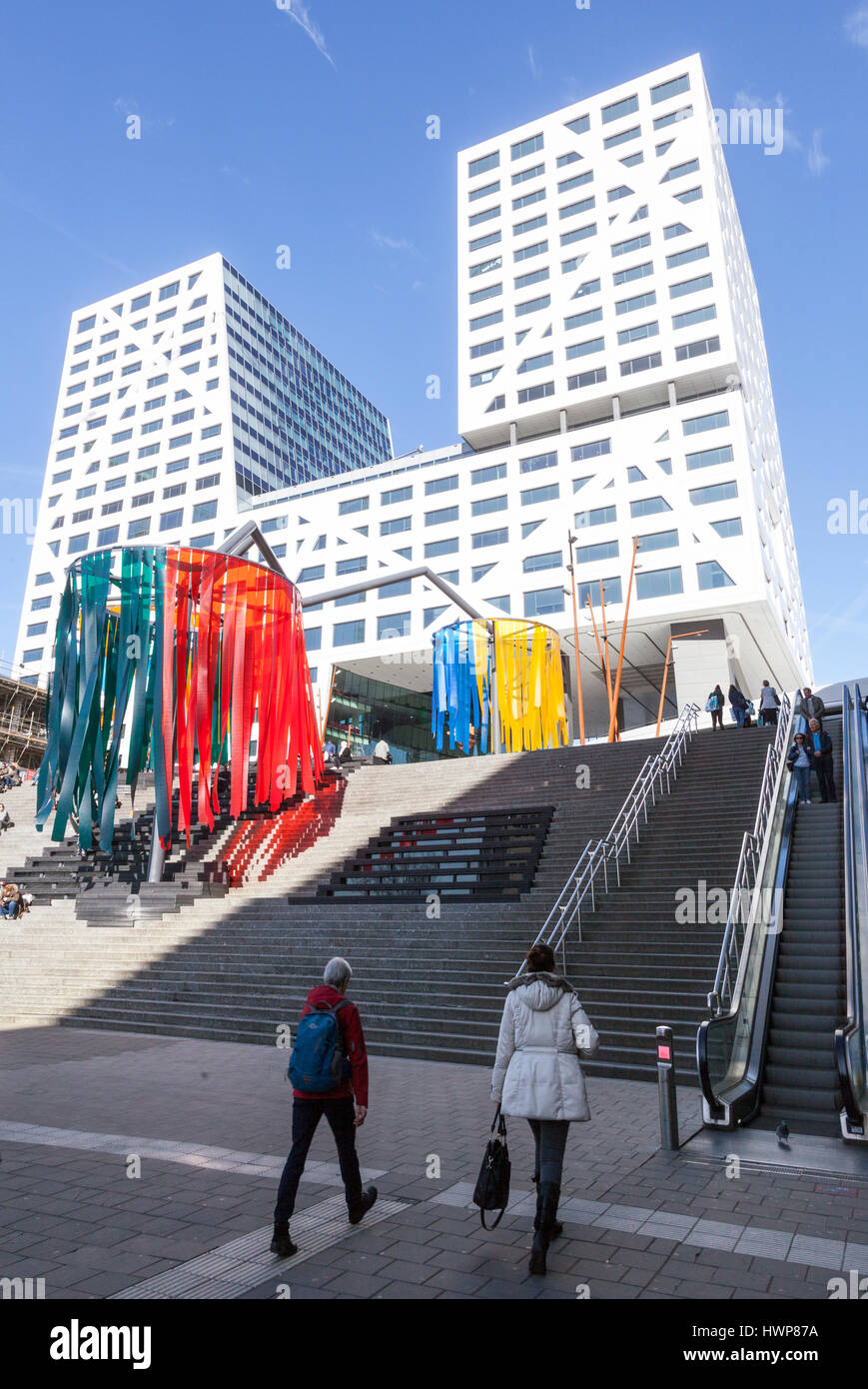 Utrecht, 15 2017: neues Utrecht Rathaus am Hauptbahnhof im Zentrum der Stadt in den Niederlanden Stockfoto Utrecht, 15 2017: neues Utrecht Rathaus am Hauptbahnhof im Zentrum der Stadt in den Niederlanden Stockfoto