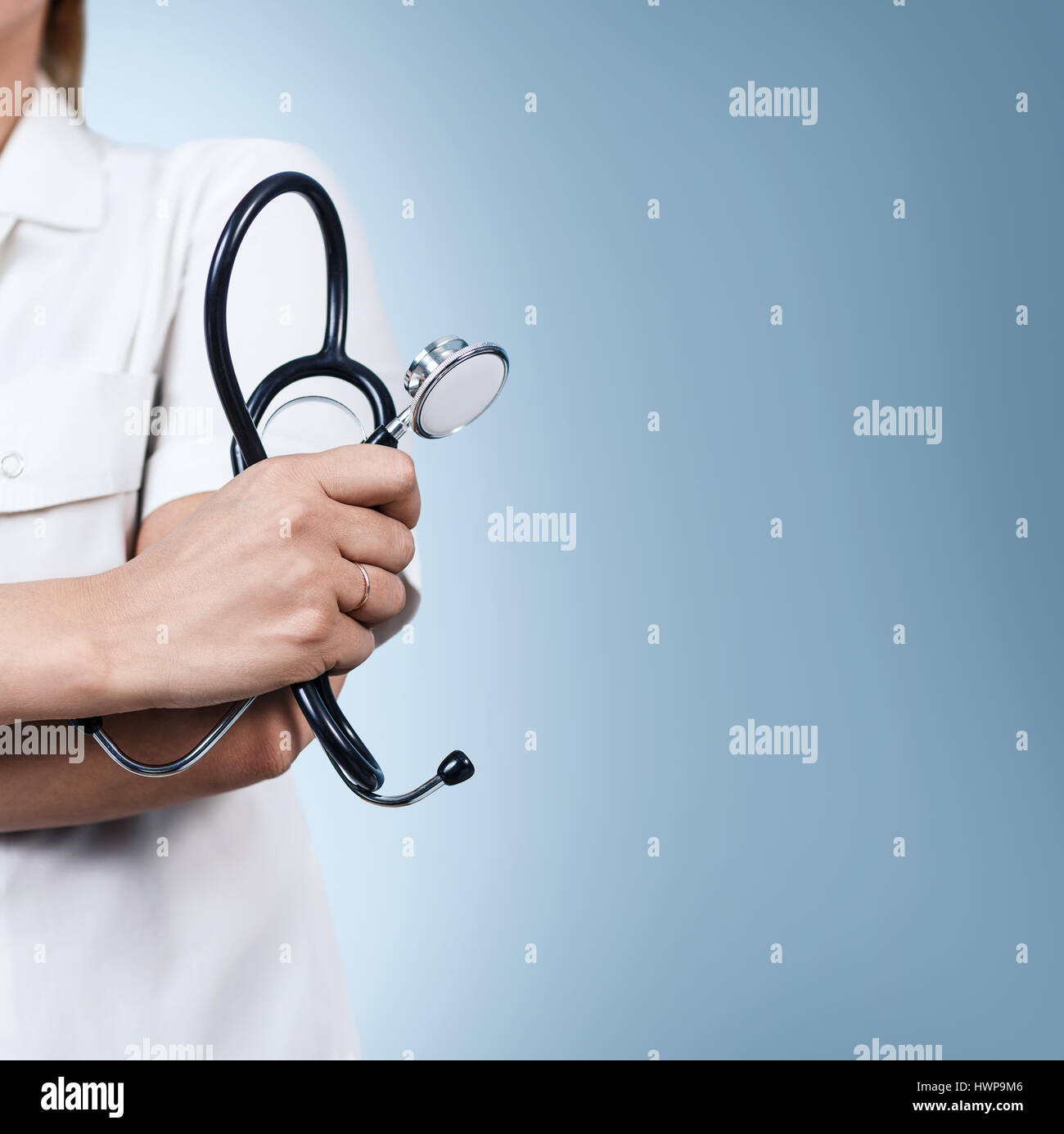 Close-up Portrait von weiblichen Arzt mit Stethoskop. Stockfoto