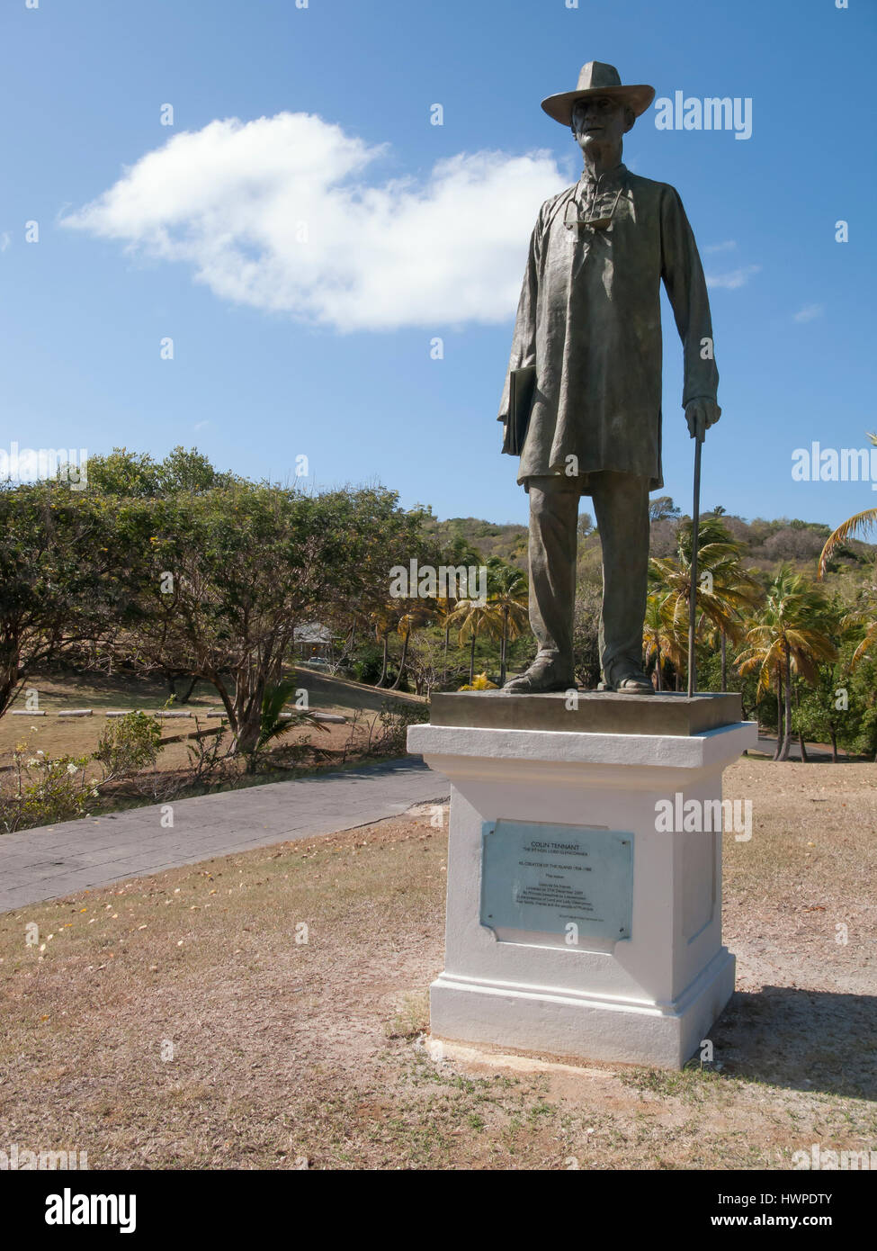 Statue von Colin Tennant, 3. Baron Glennconor von Philip Jackson CVO DL MA FRBS auf Mustique Island Stockfoto