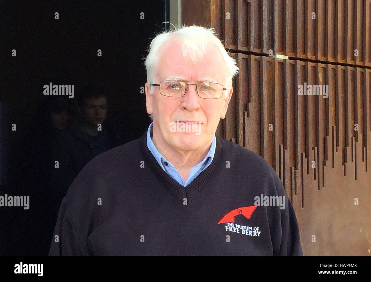 John Kelly, dessen Bruder Michael am Bloody Sunday, am Museum of Free Derry erschossen wurde. Stockfoto