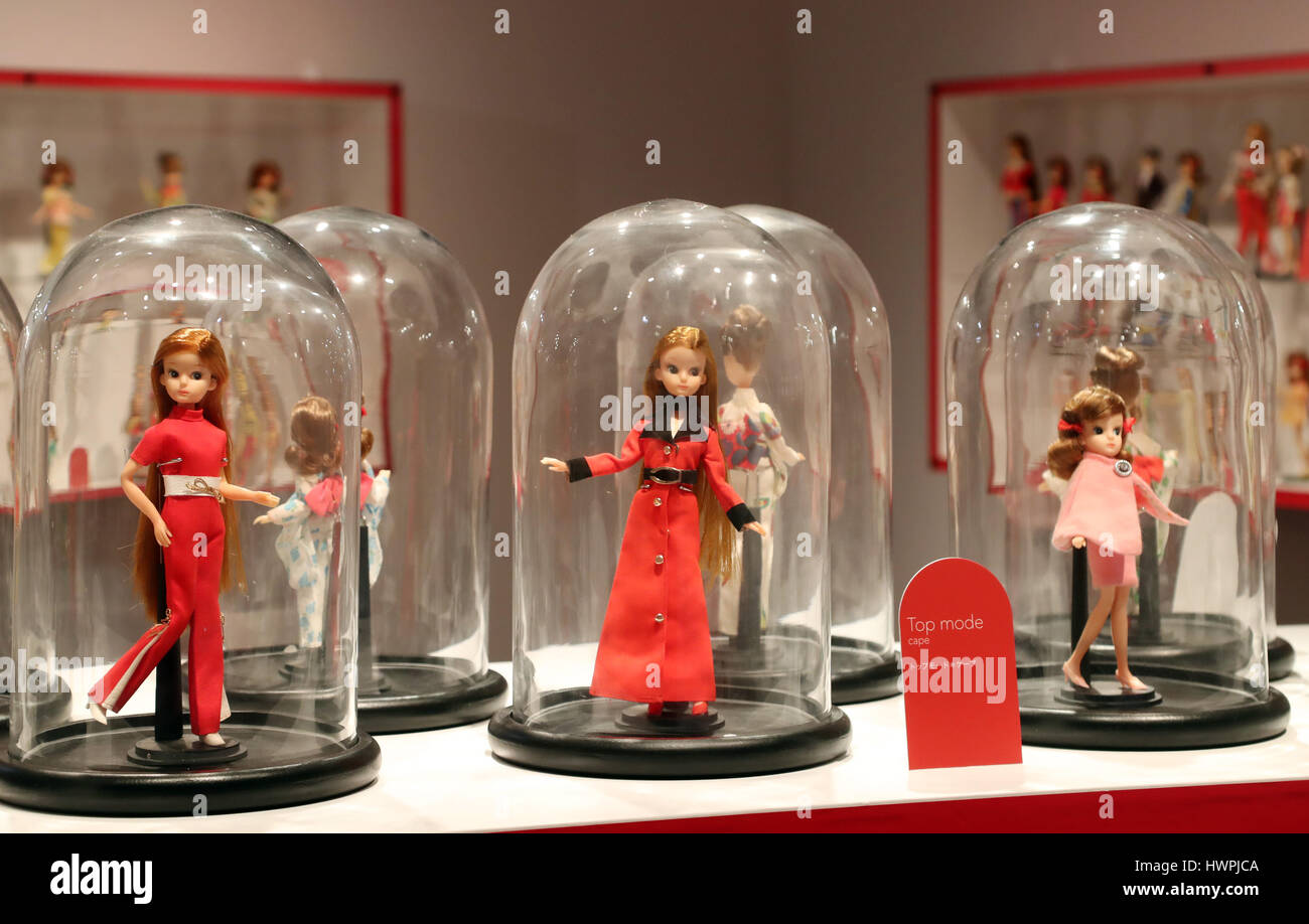Tokio, Japan. 22. März 2017. Licca-Chan Weinlesepuppen sind für die  Licca-Chan-Puppen-Ausstellung zum 50. Geburtstag der Puppe im Kaufhaus  Matsuya in Tokio am Mittwoch, 22. März 2017 feiern angezeigt. Eine  Ausstellung der Licca-Chan