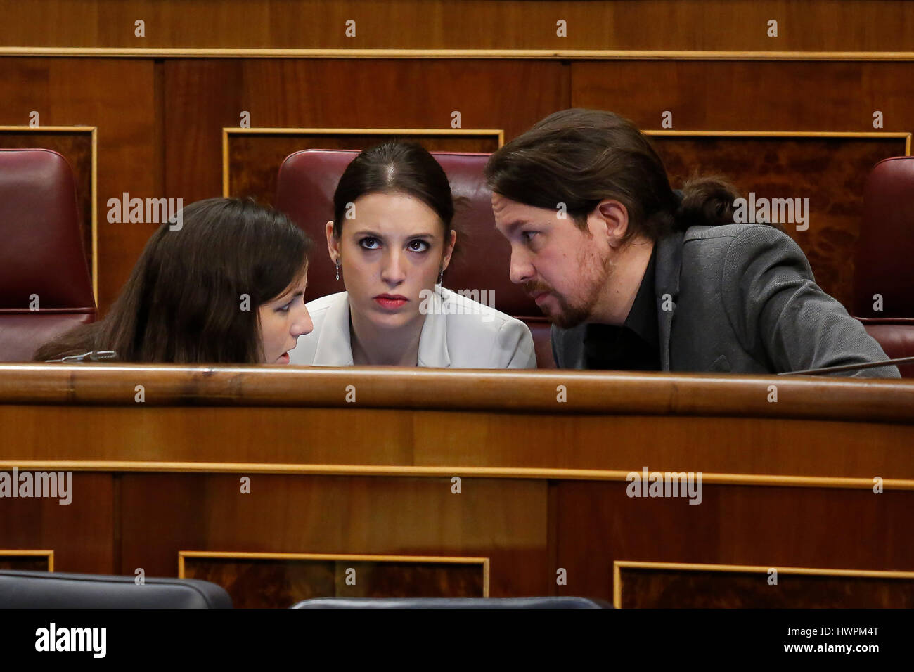 Madrid, Spanien. 22. März 2017. Podemos Führer Pablo Iglesias, Podemos Sprecherin Irene Montero und Podemos Ione Belarra während einer ordentlichen Tagung im spanischen Parlament in Madrid, am Mittwoch 22 März 2017. Bildnachweis: Gtres Información Más lokalen on-line S.L./Alamy Live News Stockfoto