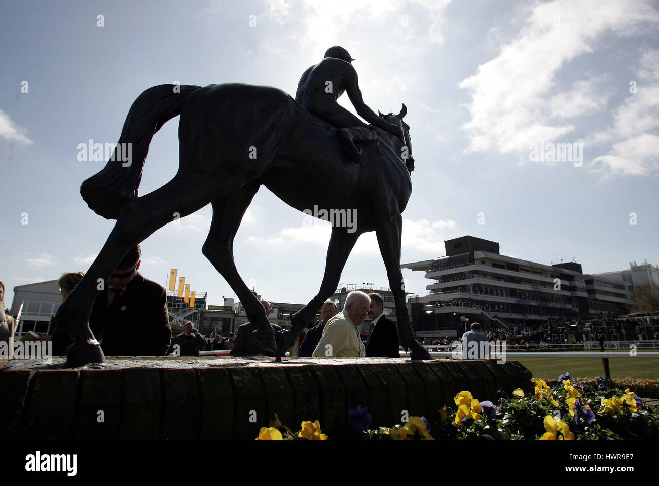 DAWN RUN STATUE CHELTENHAM FESTIVAL 2005 CHELTENHAM RACECOURSE CHELTENHAM 18 März 2005 Stockfoto