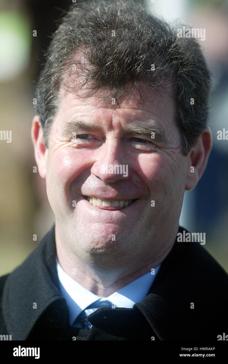 JOHN P MCMANUS RACE HORSE Besitzer CHELTENHAM RACECOURSE CHELTENHAM ENGLAND 16. März 2004 Stockfoto