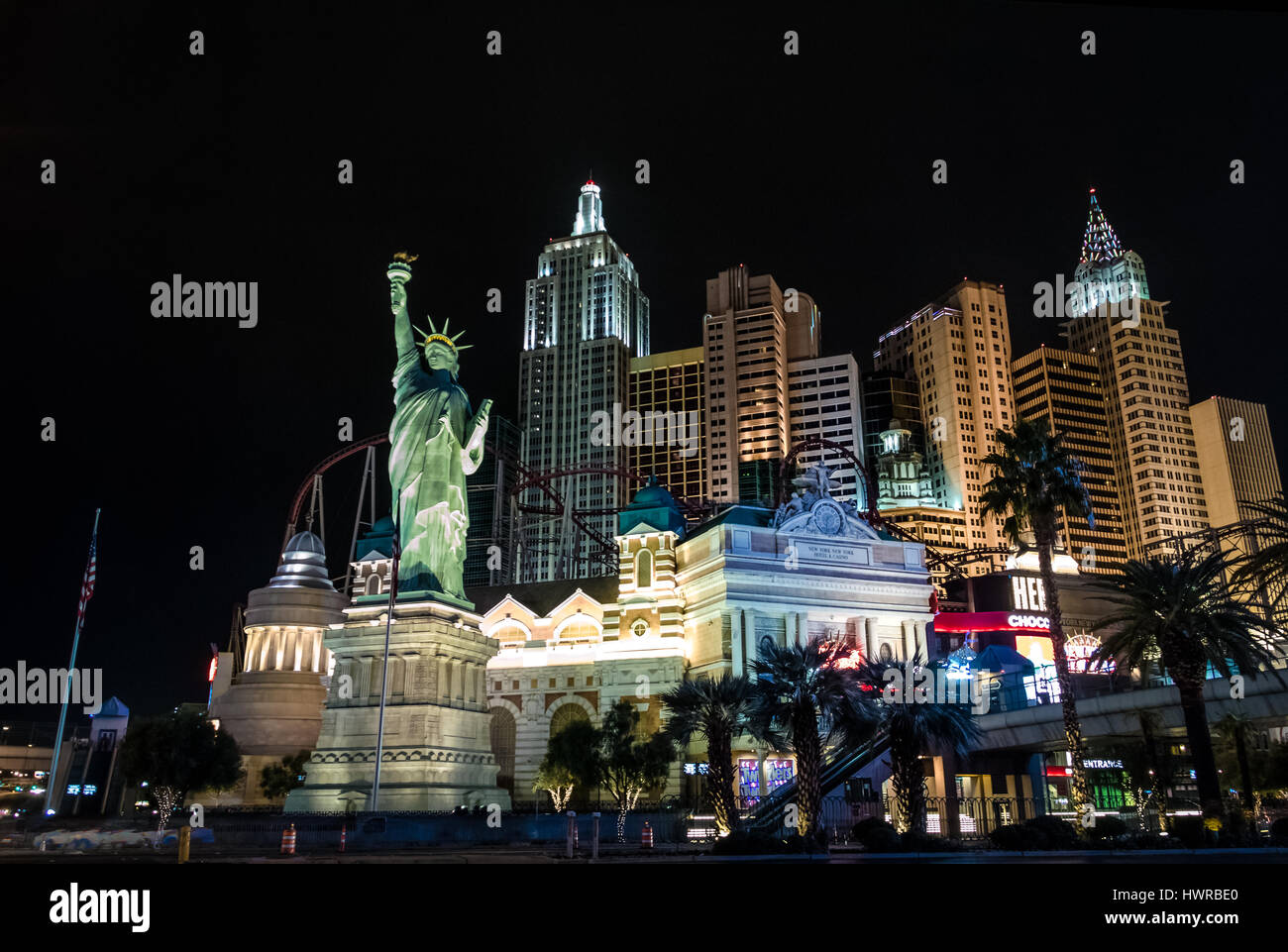New York New York Hotel und Casino in der Nacht - Las Vegas, Nevada, USA Stockfoto
