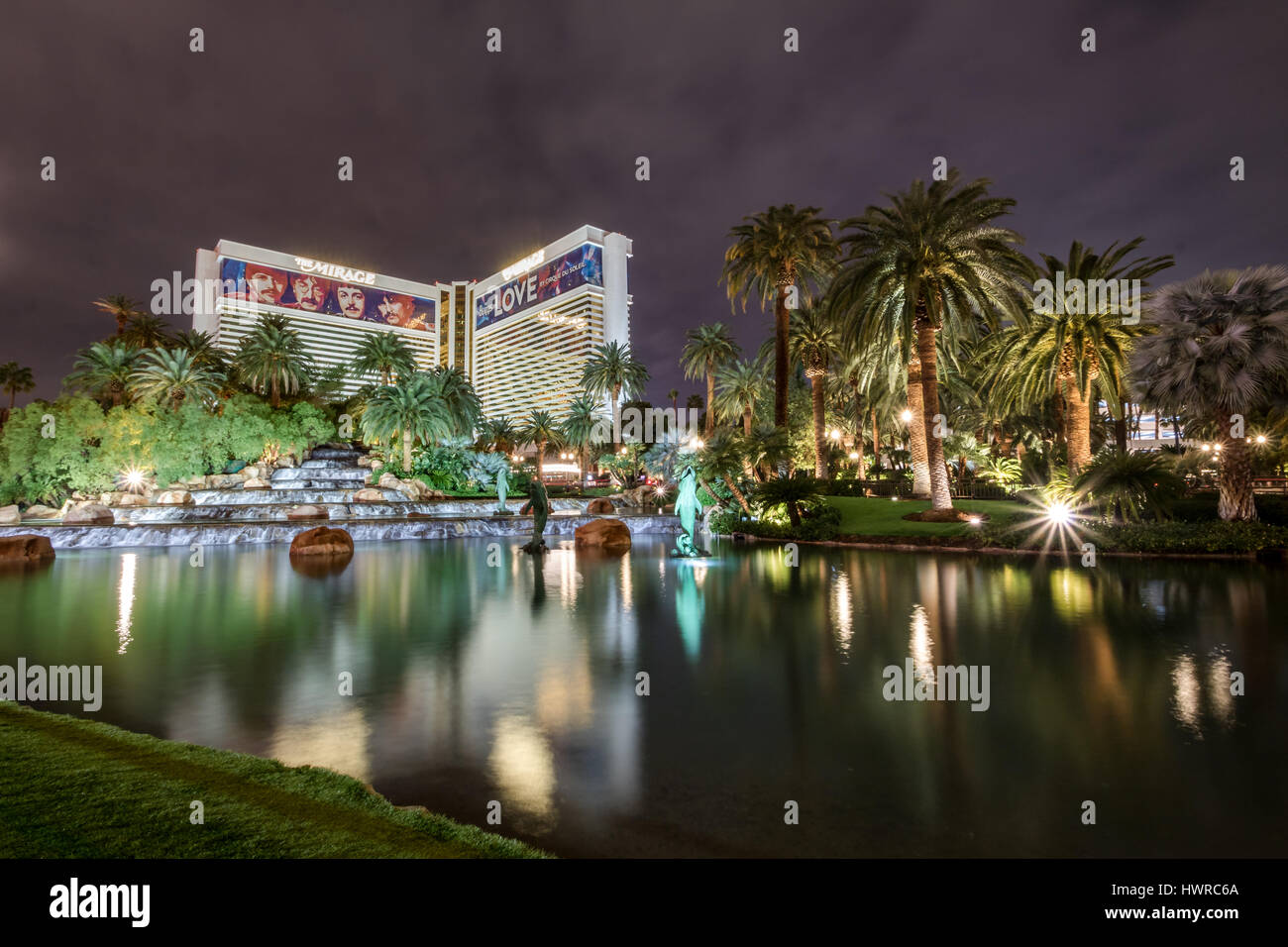 Mirage Hotel Casino in der Nacht - Las Vegas, Nevada, USA Stockfoto