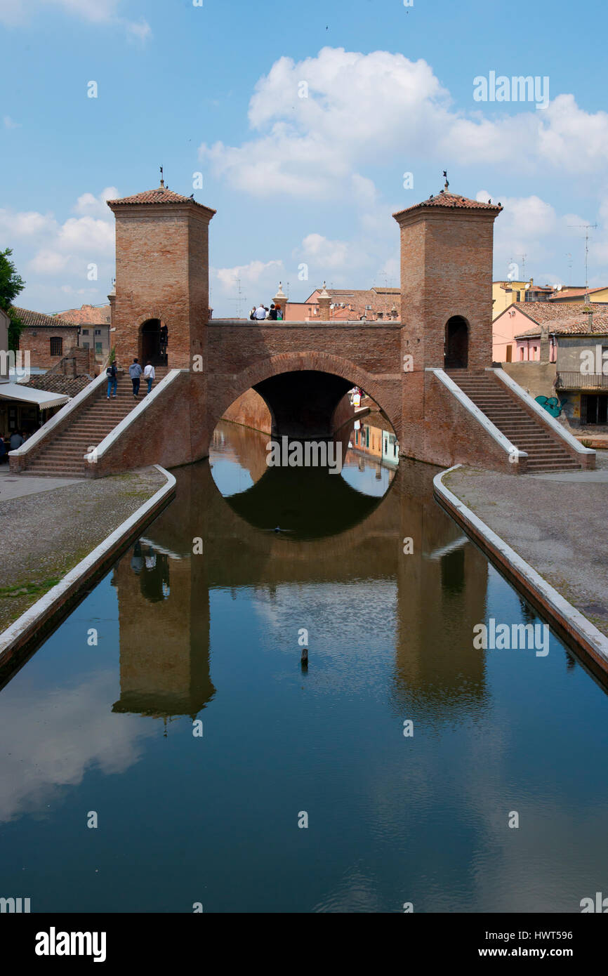 Die berühmte Brücke Symbol der Stadt Comacchio, im Delta del Po Stockfoto