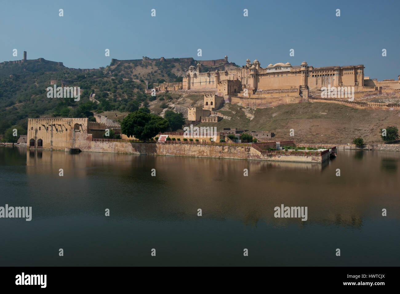 Das Amber Fort, herrliche befestigten Palast in der Nähe von Jaipur, Rajasthan, Indien. Diese Maharadscha-Residenz auf Maota See gelegen wurde in 2013 Unesco Stockfoto