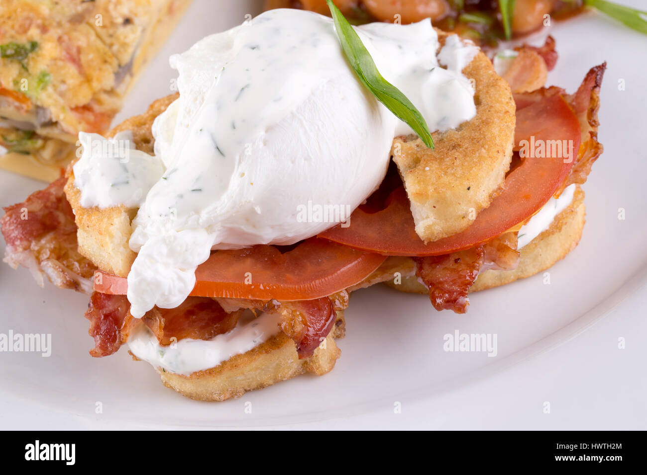 Frühstücks-Sandwich mit Tomaten. Stockfoto