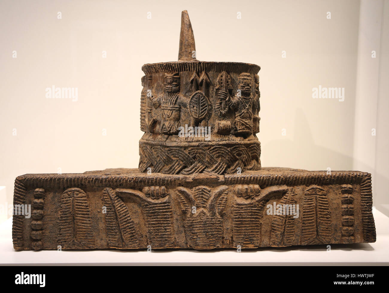 Altar an der Hand. 19. Jahrhundert, Ikegobo. Benin Reich, Edo Menschen. Nigeria. Holz geschnitzt Stockfoto