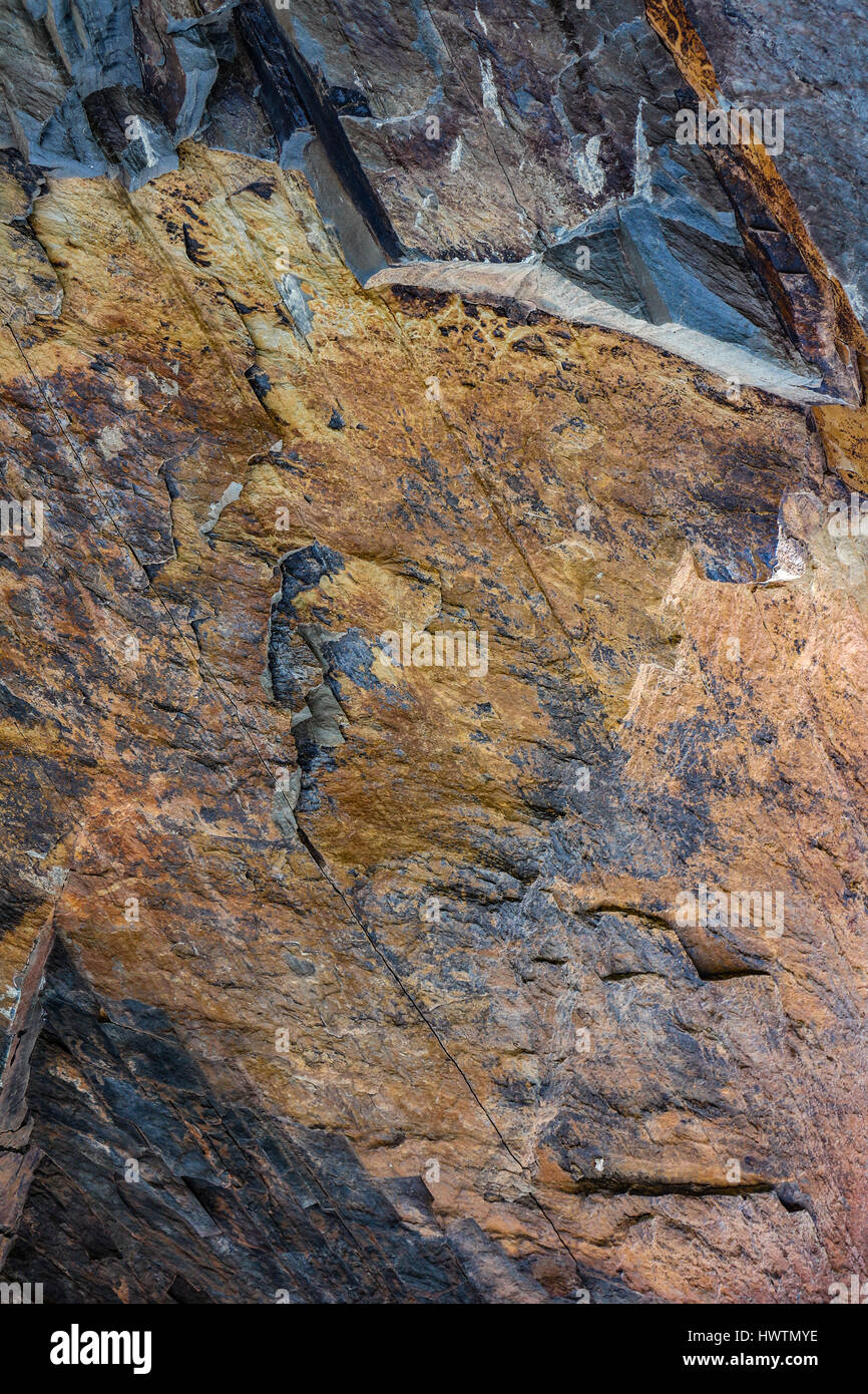 Präkambrischen Felsplatten am Cap Sicié (Var, Côte d ' Azur) zeigen ihre bunten Struktur Stockfoto
