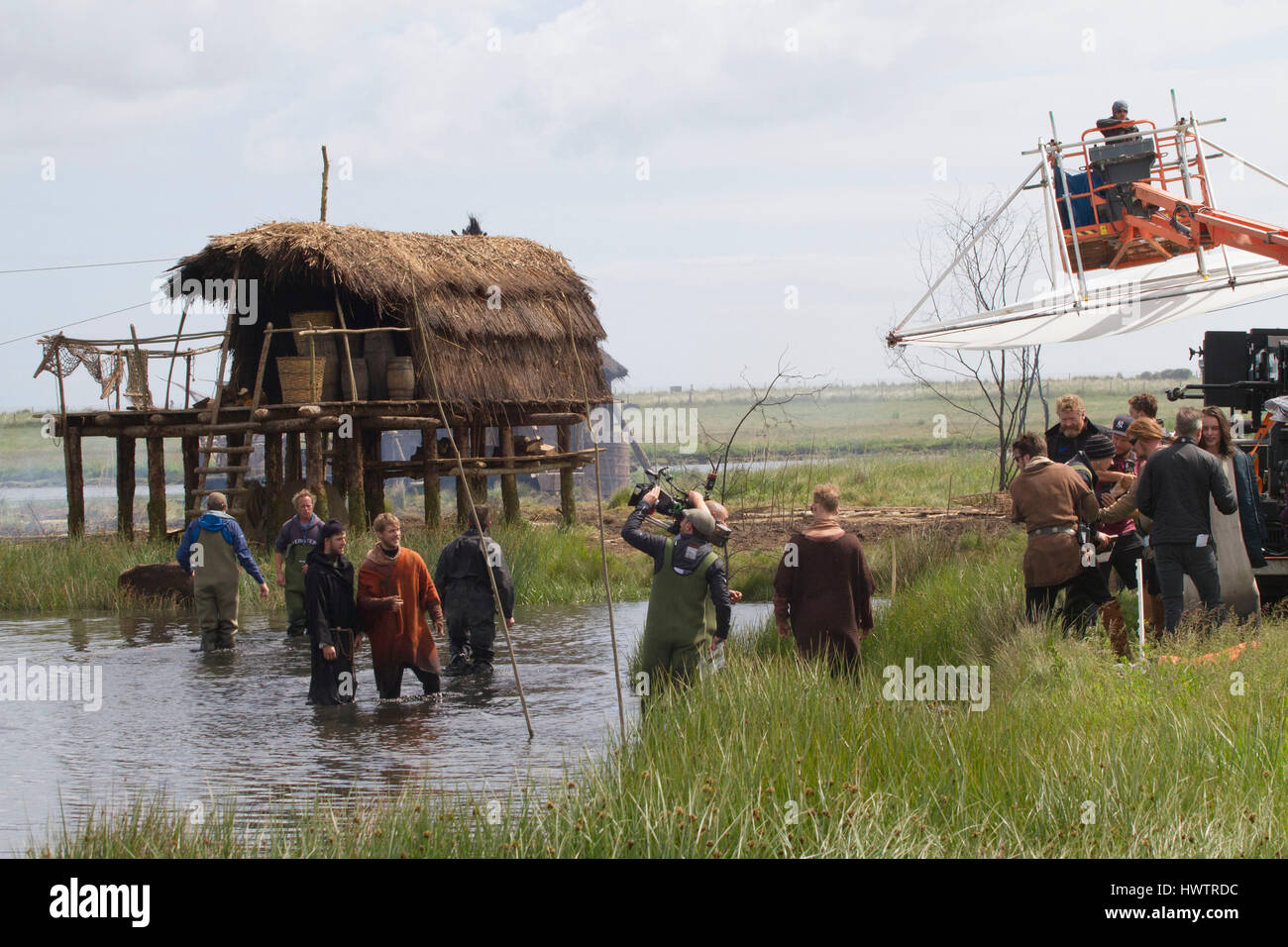 Das Programm, "The Vikings", TV-Serie über das Leben von ein Wikingerdorf, gebaut in einem Feuchtgebiet - Kilcoole Sumpf geschützt als SPA-Ort der besonderen Schutz. durch irische Govt, für seine biologische / Erhaltung Vlue, besonders Forr Zwergseeschwalbe (Sterna Albifrons) Fütterung und Watvögel nisten. Bedroht durch unangemessene Entwicklung der beliebten TV-Serie-Verfilmung Stockfoto