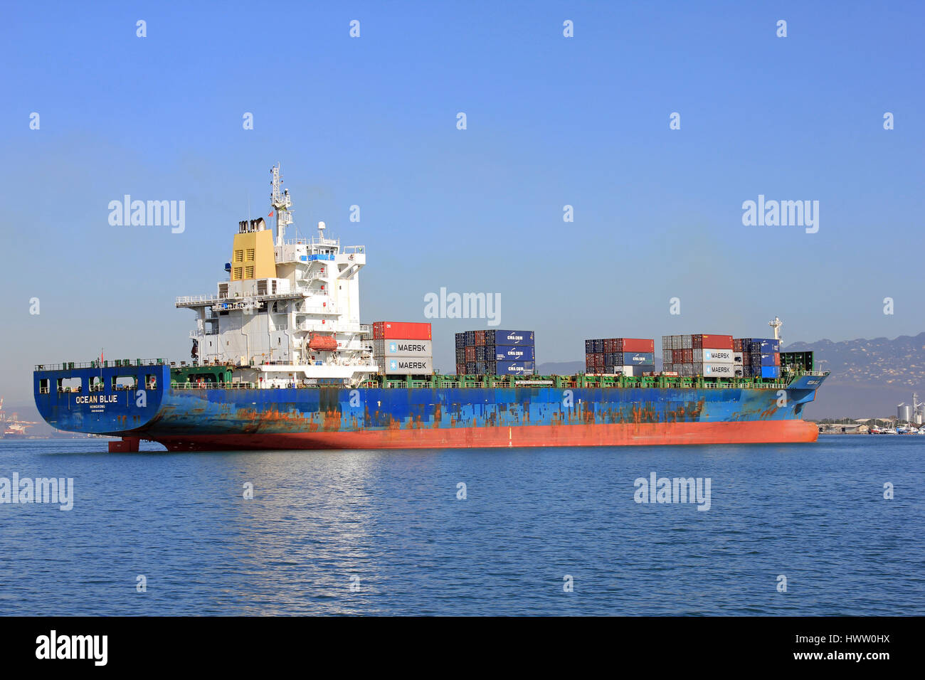 Ozeanblau, Frachtschiff, Kingston, Jamaika Stockfoto