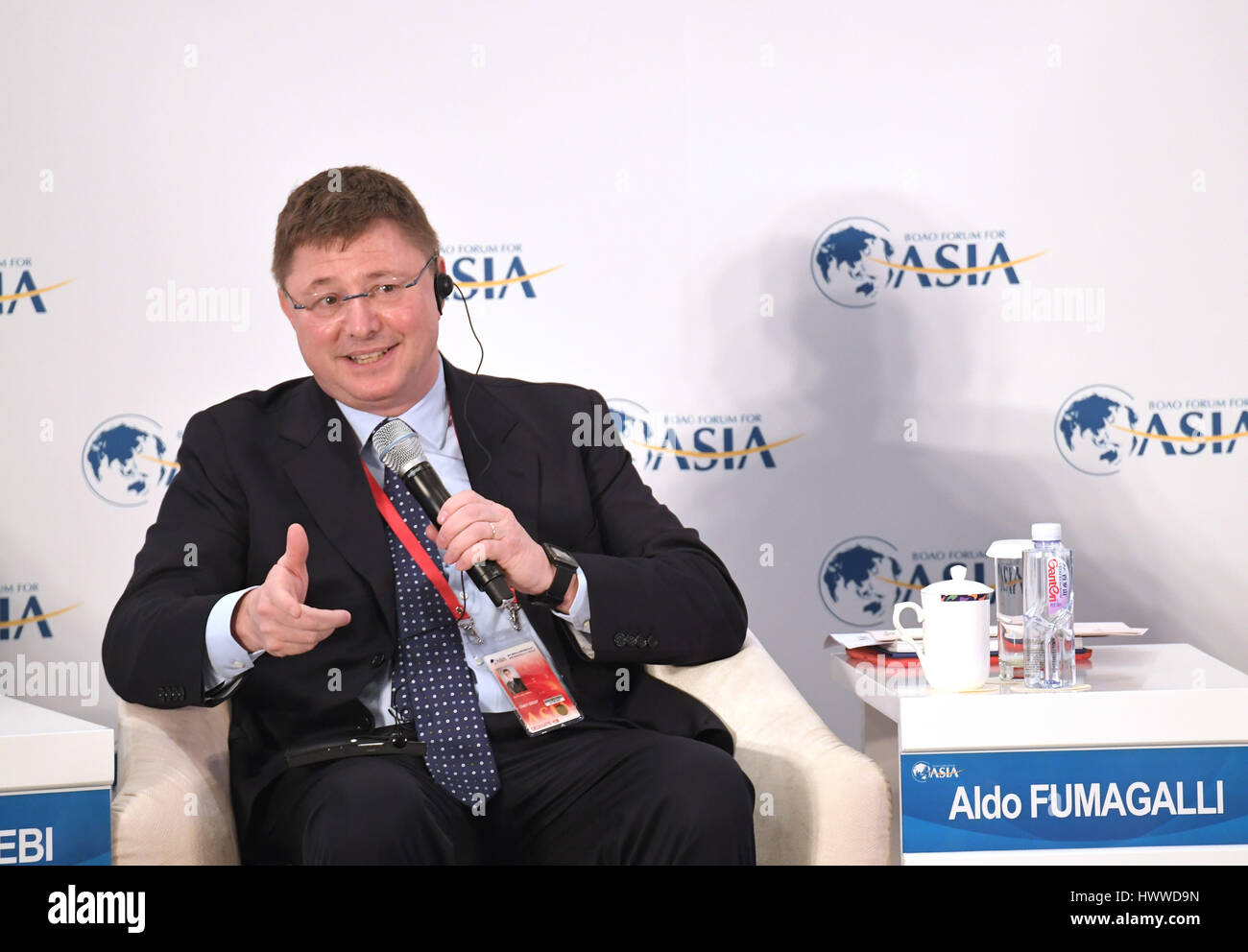 Boa, Chinas Provinz Hainan. 23. März 2017. Präsident der Candy SpA und Director of Business Sector "Geräte waschen" Aldo Fumagalli spricht auf einer Tagung "Bringen Handwerk back to Manufacturing" am Boao Forum for Asia Annual Conference in Boao, Süd-China Provinz Hainan, 23. März 2017. Bildnachweis: Zhao Yingquan/Xinhua/Alamy Live-Nachrichten Stockfoto