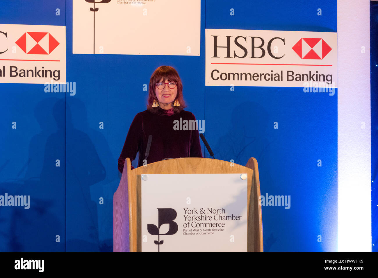 York, UK. 23. März 2017. Janet Straße-Porter CBE, Englisch Berühmtheit, Medien-Persönlichkeit, Journalist und Sender und aktuellen Moderator wenn ITV Loose Women, richtet sich an Mitglieder von York und North Yorkshire Chamber Of Commerce in ihrer jährlichen Dinner. Die Veranstaltung fand in der National Railway Museum und Ms Street-Porter sprach offen einem verpackten Publikum von Business-Männer und Frauen, Erinnerungen an ihre Erlebnisse und Gliederung ihrer Vision für Jahr100, eine Kampagne, die Gesellschaft zu 100 gesunde Jahre Leben vorbereiten soll. Foto Bailey-Cooper Fotografie/Alamy Live-Nachrichten Stockfoto