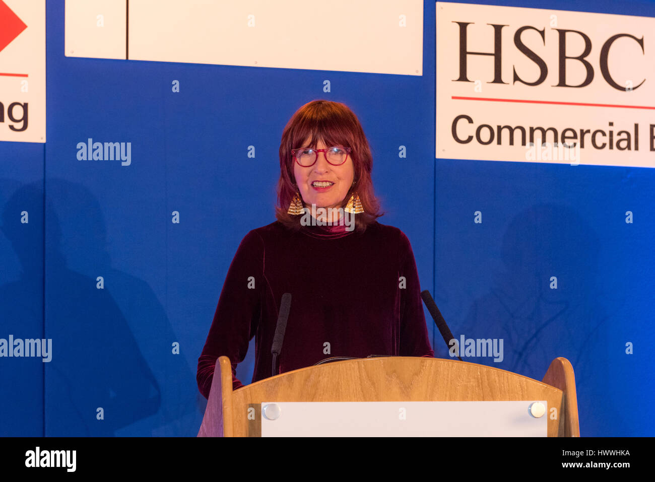 York, UK. 23. März 2017. Janet Straße-Porter CBE, Englisch Berühmtheit, Medien-Persönlichkeit, Journalist und Sender und aktuellen Moderator wenn ITV Loose Women, richtet sich an Mitglieder von York und North Yorkshire Chamber Of Commerce in ihrer jährlichen Dinner. Die Veranstaltung fand in der National Railway Museum und Ms Street-Porter sprach offen einem verpackten Publikum von Business-Männer und Frauen, Erinnerungen an ihre Erlebnisse und Gliederung ihrer Vision für Jahr100, eine Kampagne, die Gesellschaft zu 100 gesunde Jahre Leben vorbereiten soll. Foto Bailey-Cooper Fotografie/Alamy Live-Nachrichten Stockfoto