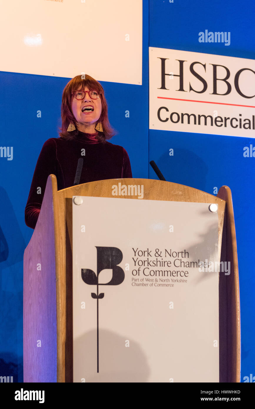 York, UK. 23. März 2017. Janet Straße-Porter CBE, Englisch Berühmtheit, Medien-Persönlichkeit, Journalist und Sender und aktuellen Moderator wenn ITV Loose Women, richtet sich an Mitglieder von York und North Yorkshire Chamber Of Commerce in ihrer jährlichen Dinner. Die Veranstaltung fand in der National Railway Museum und Ms Street-Porter sprach offen einem verpackten Publikum von Business-Männer und Frauen, Erinnerungen an ihre Erlebnisse und Gliederung ihrer Vision für Jahr100, eine Kampagne, die Gesellschaft zu 100 gesunde Jahre Leben vorbereiten soll. Foto Bailey-Cooper Fotografie/Alamy Live-Nachrichten Stockfoto
