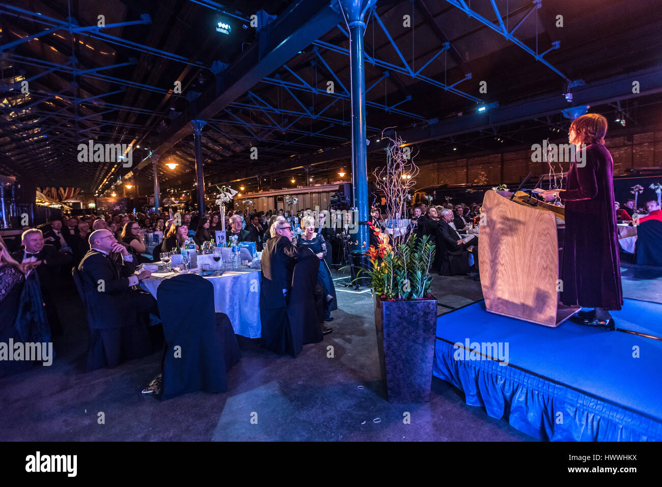 York, UK. 23. März 2017. Janet Straße-Porter CBE, Englisch Berühmtheit, Medien-Persönlichkeit, Journalist und Sender und aktuellen Moderator wenn ITV Loose Women, richtet sich an Mitglieder von York und North Yorkshire Chamber Of Commerce in ihrer jährlichen Dinner. Die Veranstaltung fand in der National Railway Museum und Ms Street-Porter sprach offen einem verpackten Publikum von Business-Männer und Frauen, Erinnerungen an ihre Erlebnisse und Gliederung ihrer Vision für Jahr100, eine Kampagne, die Gesellschaft zu 100 gesunde Jahre Leben vorbereiten soll. Foto Bailey-Cooper Fotografie/Alamy Live-Nachrichten Stockfoto