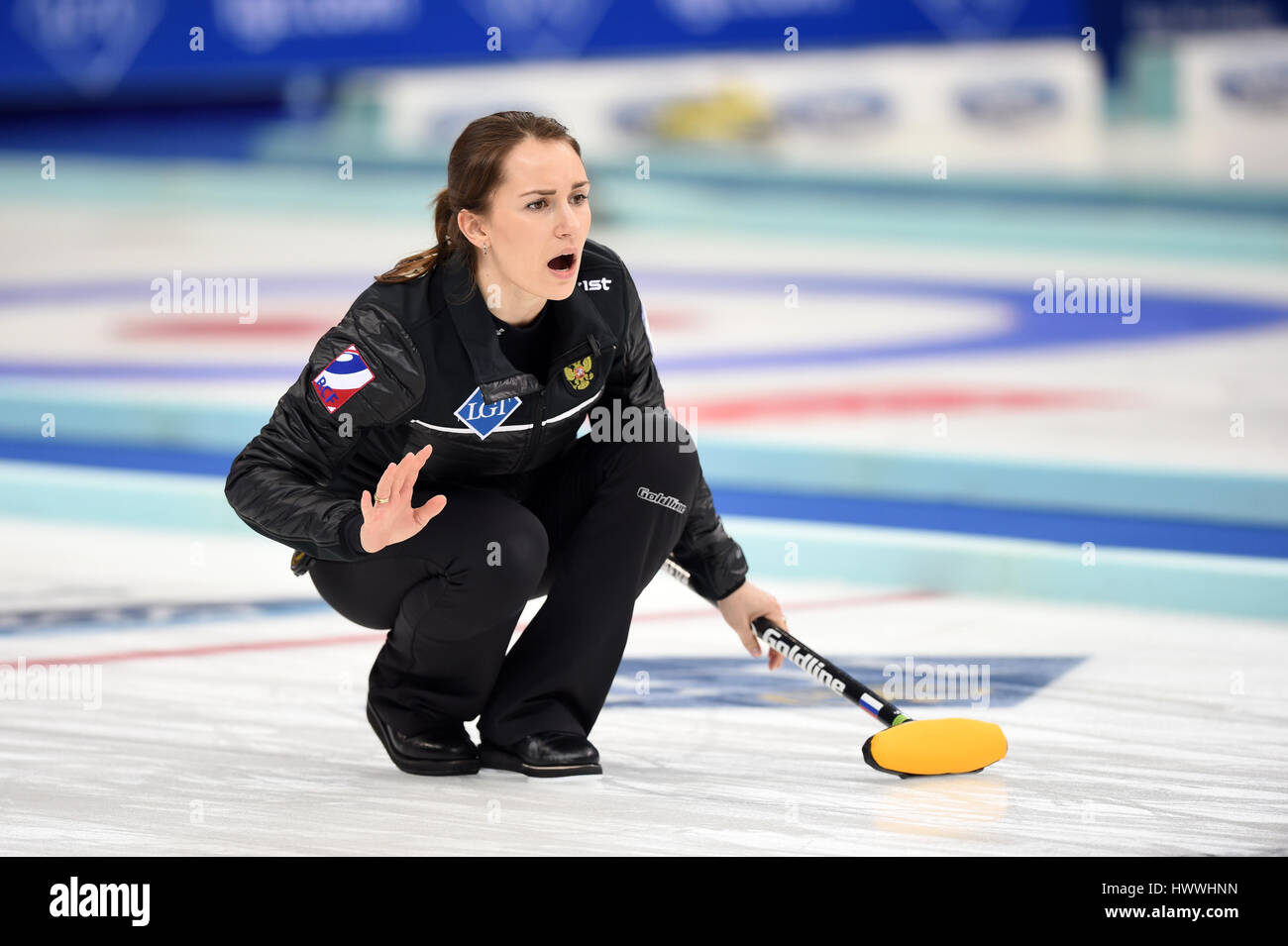 Peking, China. 23. März 2017. Anna Sidorova Russlands konkurriert während der Frauen Curling Championship Round-Robin-Match gegen China in Peking, Hauptstadt von China, 23. März 2017. China verlor 4-6. Bildnachweis: Ju Huanzong/Xinhua/Alamy Live-Nachrichten Stockfoto