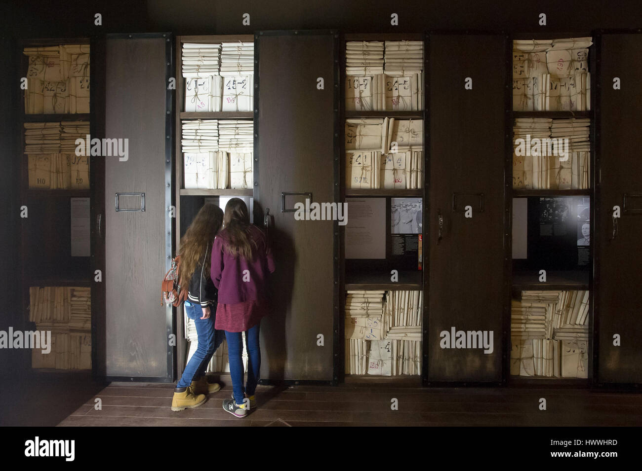 Danzig, Polen. 23. März 2017. Danzig, Polen. 23. März 2017. Archive sind auf Ausstellung im Museum des zweiten Weltkrieges zeigte. Museum wurde am 23. März 2017 in Danzig eröffnet. Danzig-Museum ist das größte und das neueste Museum in Polen. Bildnachweis: Wojciech Stróżyk/Alamy Live-Nachrichten Stockfoto