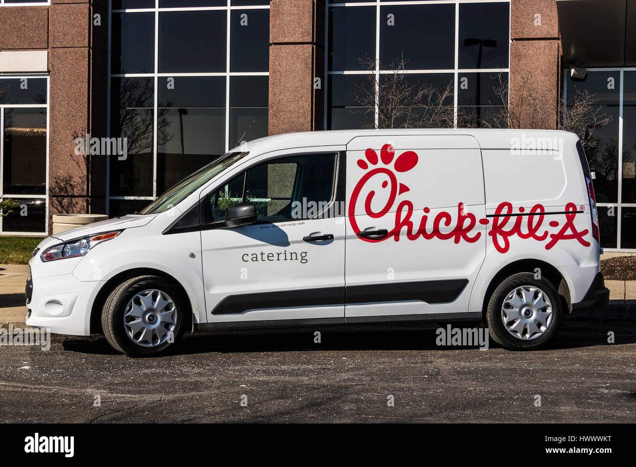 Indianapolis - ca. März 2017: Chick-Fil-A Retail-Fast-Food Catering-Fahrzeug. Chick-Fil-A-Restaurants sind geschlossen am Sonntag VI Stockfoto