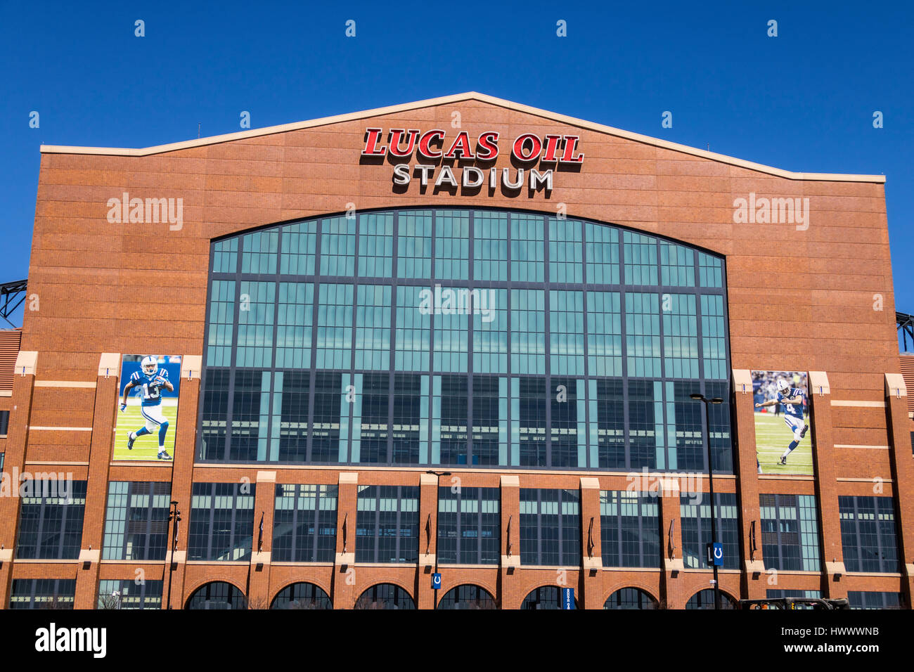 Indianapolis - ca. März 2017: Lucas Oil Stadium. Lucas Oil ist ein Sponsor der Indianapolis Colts III Stockfoto