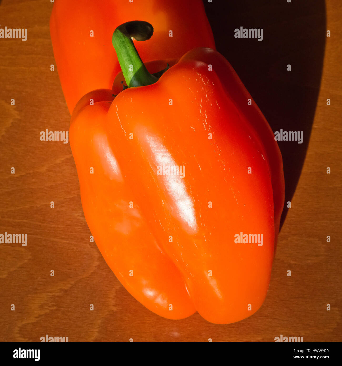 Paprika auf Woody Hintergrund. Stockfoto