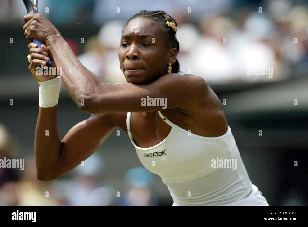 VENUS WILLIAMS WIMBLEDON CHAMPIONSHIPS WIMBLEDON WIMBLEDON LONDON 25. Juni 2002 Stockfoto