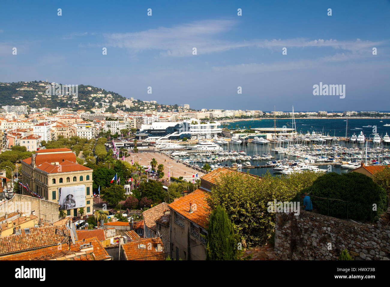 Cannes, Côte d ' Azur, Frankreich. Der Yachthafen im Hintergrund Stockfoto