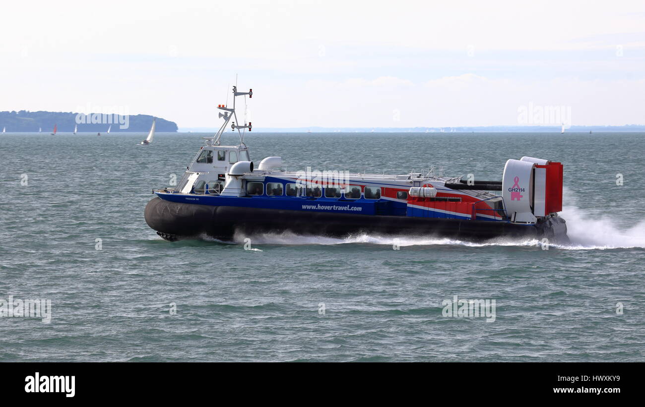 Hovercraft Freiheit 90 Passagiere Fährbetrieb zwischen Southsea nach Ryde auf der Isle Of Wight, Hampshire, UK Stockfoto