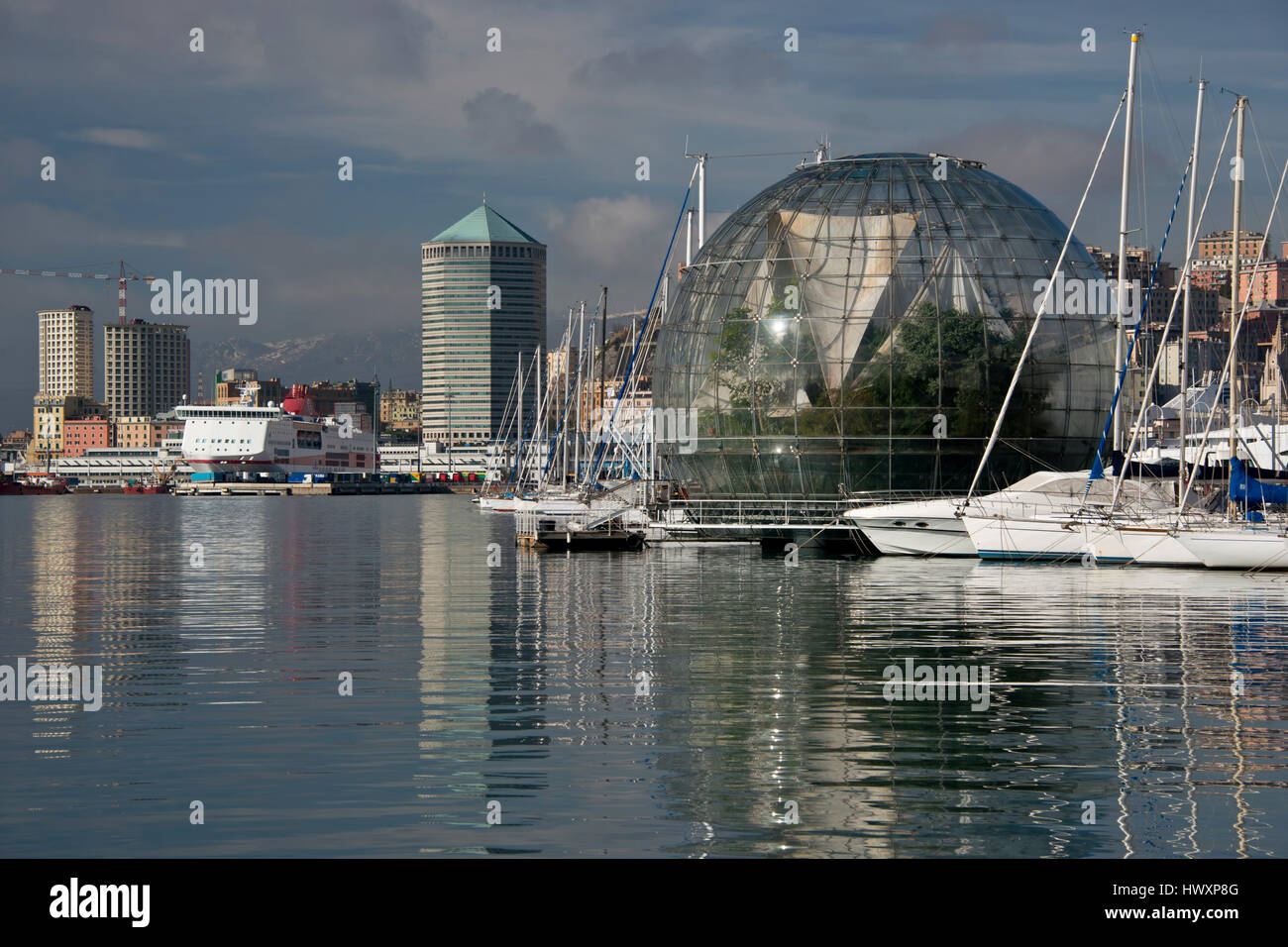 Die Biosphäre, Biodiversität Museum im alten Hafen von Genua, von der Architektur Renzo Piano für die Colombiane im Jahre 1992 gebaut Stockfoto