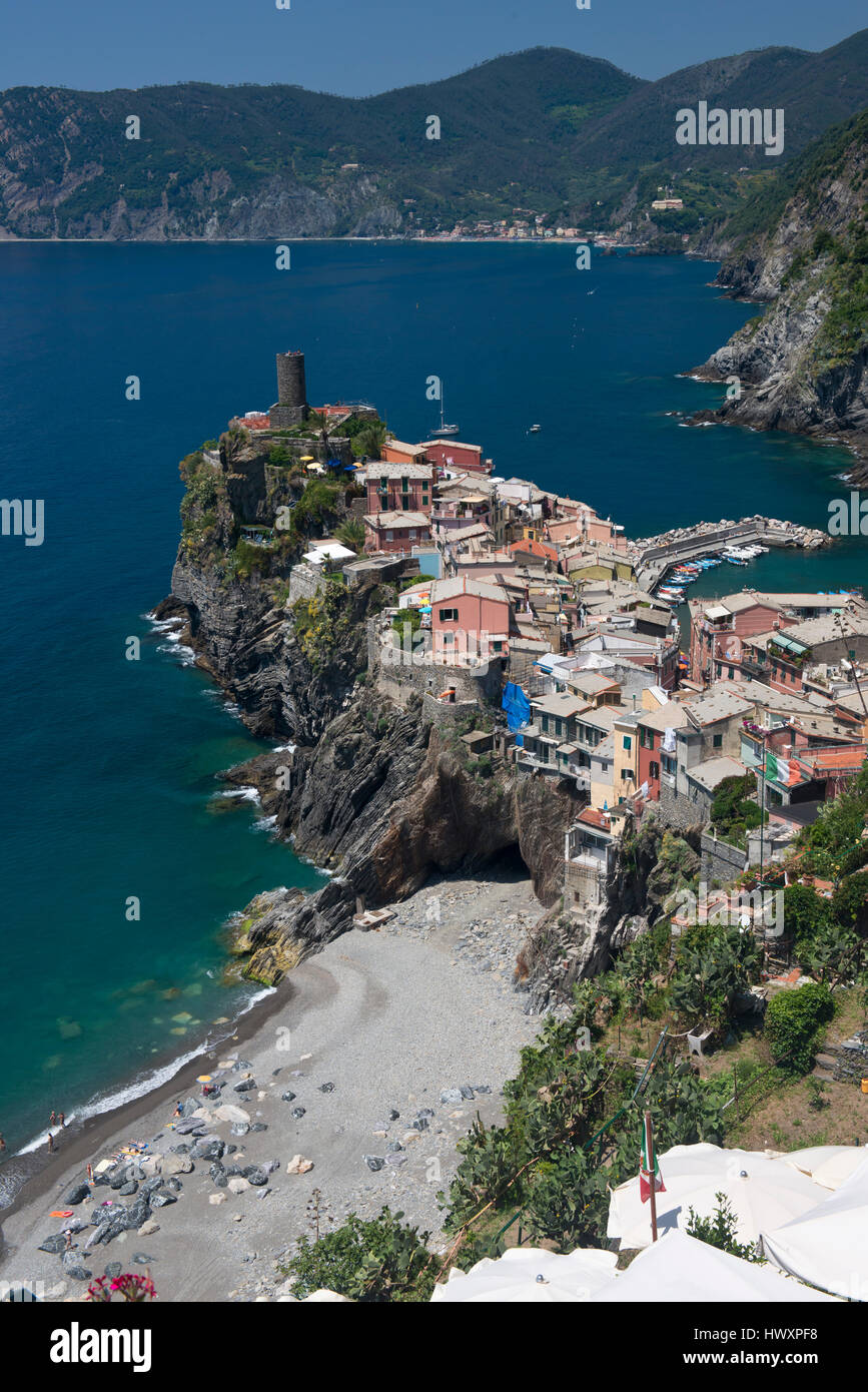 Blick auf das malerische Dorf von Vernazza im Herzen der Cinque Terre, wichtige Nationalpark und Weltkulturerbe der unesco Stockfoto