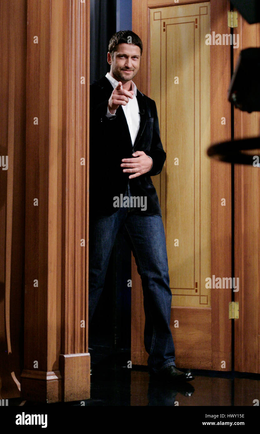 Schauspieler Gerard Butler während ein Segment der 'Late Late Show with Craig Ferguson"bei CBS Television City in Los Angeles, Kalifornien am 7. Oktober 2009. Foto von Francis Specker Stockfoto